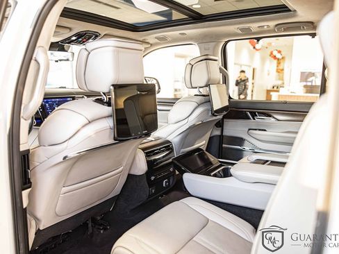 Used 2022 Jeep Grand Wagoneer Series II w/ Premium Group II image 20