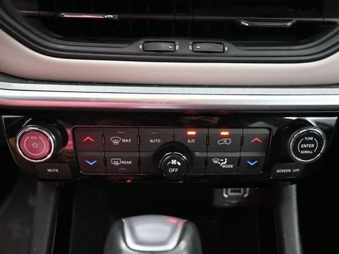 Used 2025 Jeep Compass Limited AWD/4WD image 22