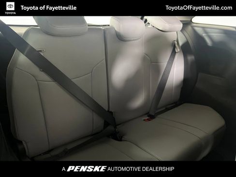 Used 2026 Toyota Sienna XLE FWD image 14