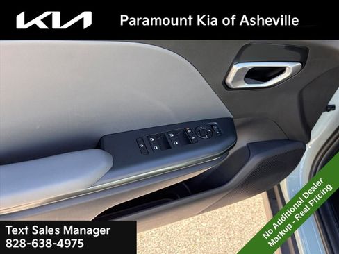 New 2025 Kia K4 LXS image 22