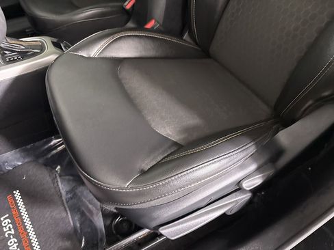 Used 2021 Jeep Compass Latitude image 11