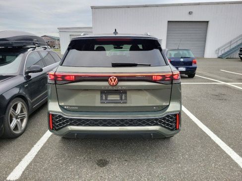 Used 2026 Volkswagen Tiguan SEL R-Line image 5