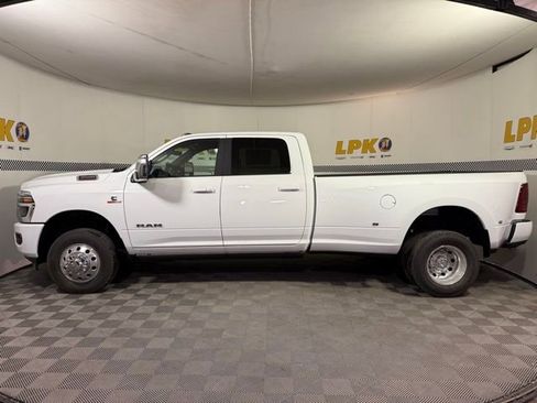 New 2026 RAM 3500 Laramie AWD/4WD image 14