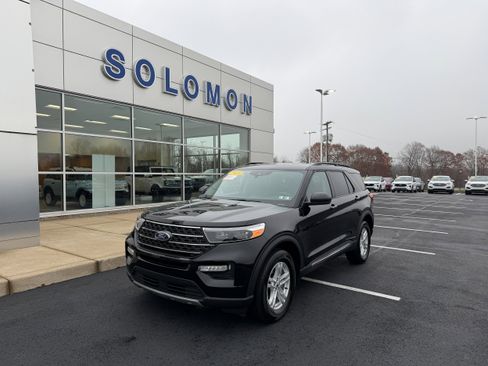 Certified 2023 Ford Explorer XLT w/ Equipment Group 202A image 2