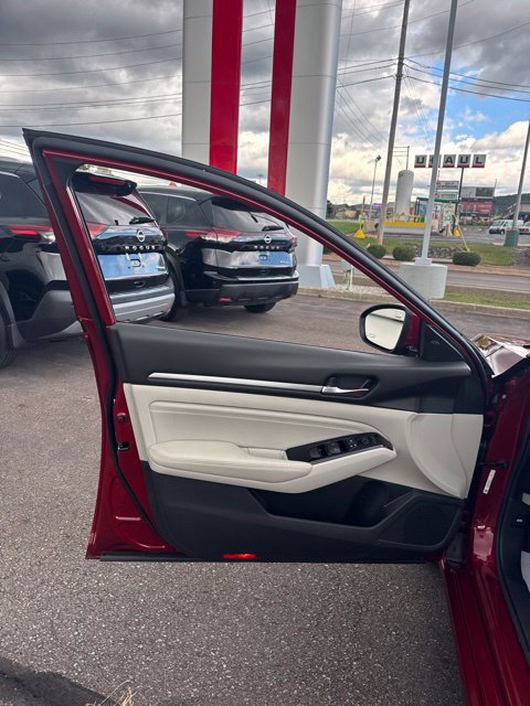 Certified 2021 Nissan Altima 2.5 SL AWD/4WD image 11
