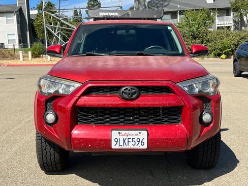 Used 2018 Toyota 4Runner 4WD image 6