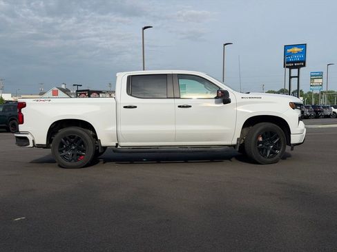 Used 2023 Chevrolet Silverado 1500 RST w/ Redline Edition AWD/4WD image 6