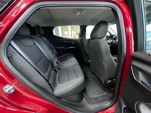 Used 2022 Chevrolet Bolt EUV LT w/ Comfort Package FWD image 24
