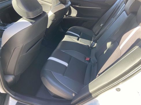 Used 2025 Toyota Camry SE image 17