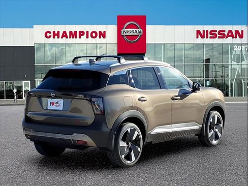 New 2026 Nissan Kicks SR w/ Cold Weather Package image 7