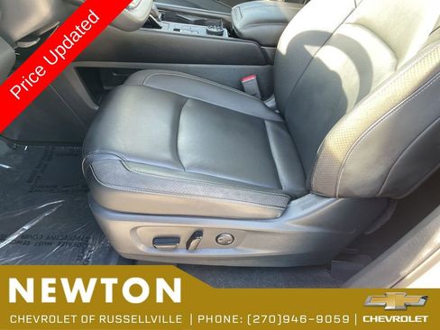 Used 2025 Nissan Pathfinder SL AWD/4WD image 8