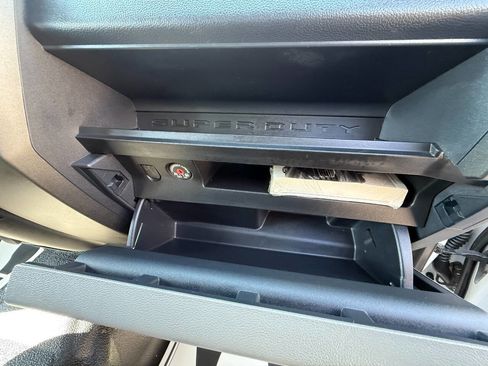 Used 2022 Ford F250 XL w/ Power Equipment Group image 33