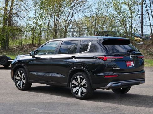 Used 2025 Mitsubishi Outlander SE AWD/4WD image 4