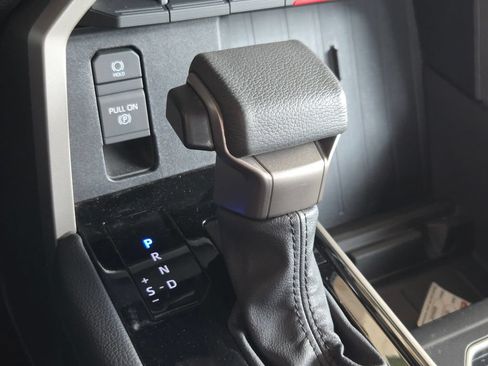 Used 2025 Toyota Tundra Limited AWD/4WD image 8