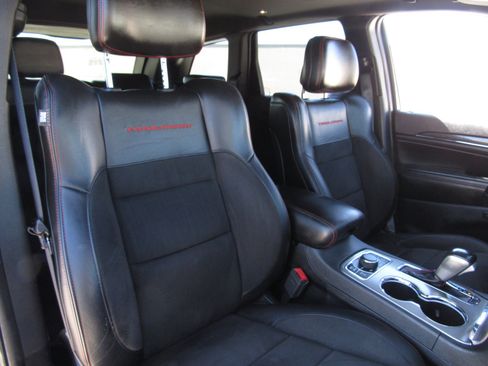 Used 2021 Jeep Grand Cherokee Trailhawk w/ Premium Lighting Group AWD/4WD image 11