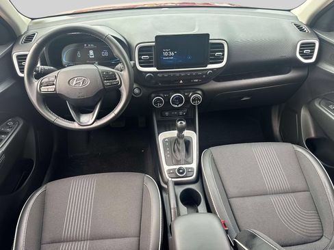 Certified 2024 Hyundai Venue Limited FWD image 13