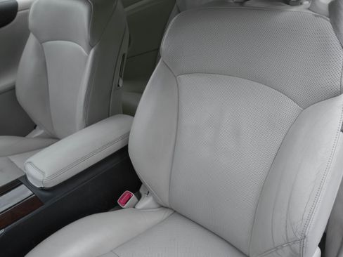 Used 2015 Lexus IS 250C RWD image 15