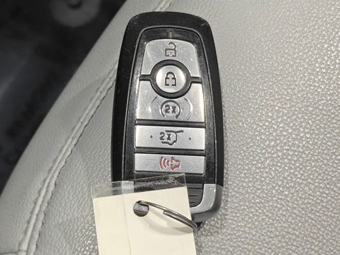 Used 2021 Ford Explorer XLT w/ Equipment Group 202A image 13