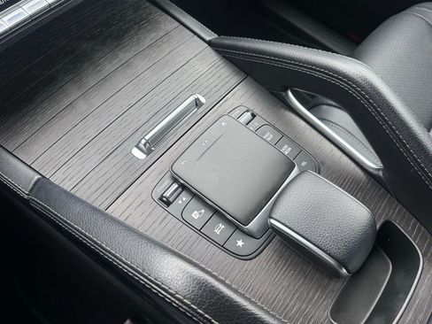 Used 2022 Mercedes-Benz GLE 350 4MATIC w/ Premium Package image 20