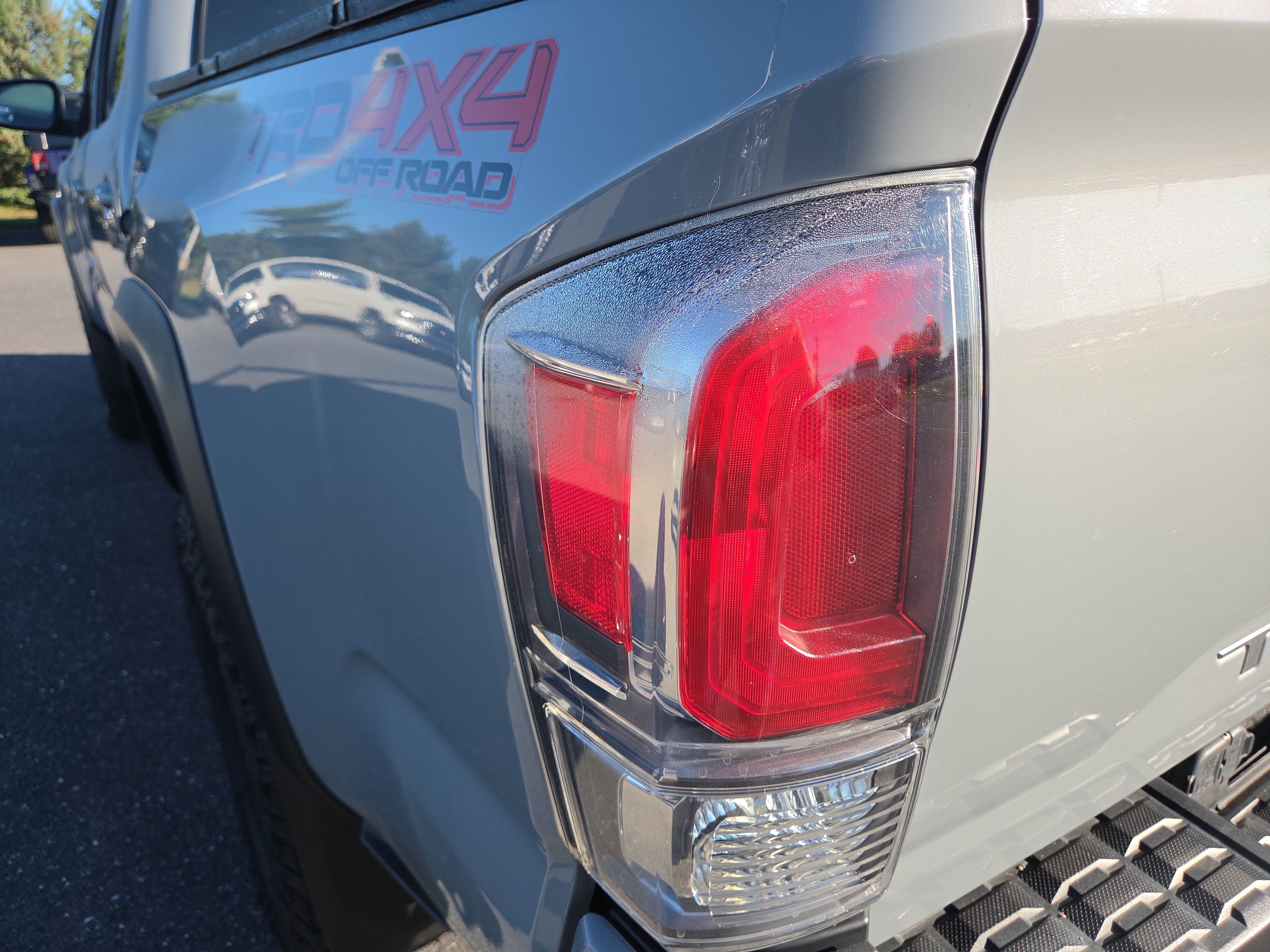 Used 2021 Toyota Tacoma TRD Off-Road w/ TRD Premium Off Road Package AWD/4WD image 14