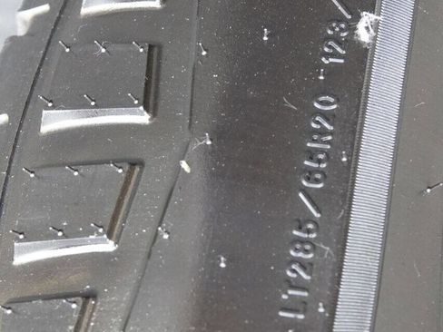 Used 2024 Tesla Cybertruck AWD Crew Cab image 31