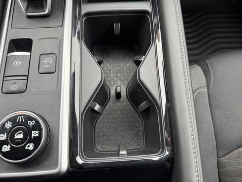 Used 2024 Nissan Pathfinder SV w/ SV Premium Package image 24