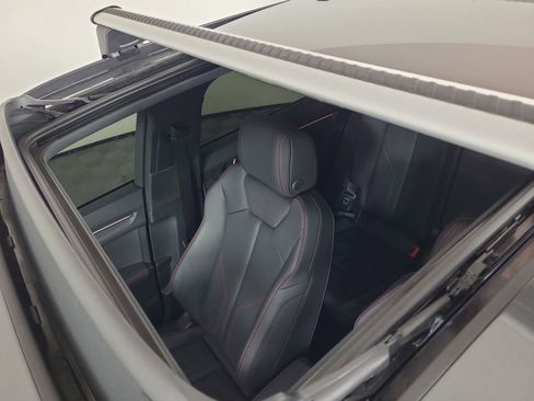 Used 2025 Audi Q3 2.0T Premium Plus image 9