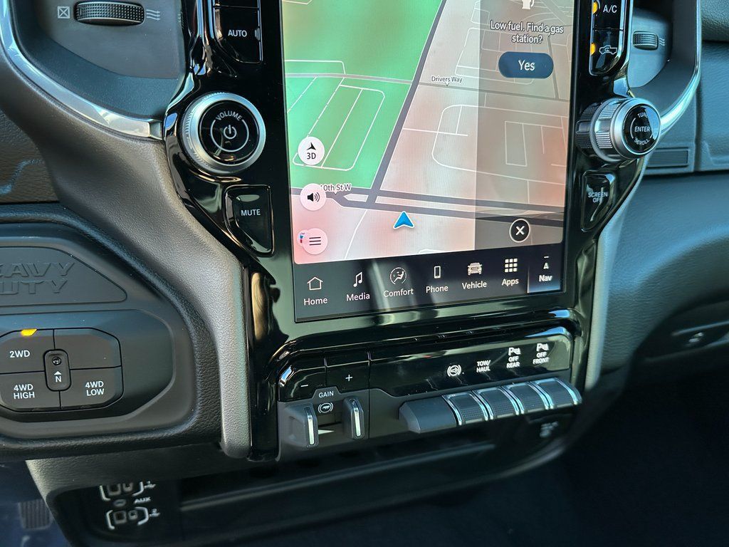 New 2026 RAM 3500 Laramie AWD/4WD image 19