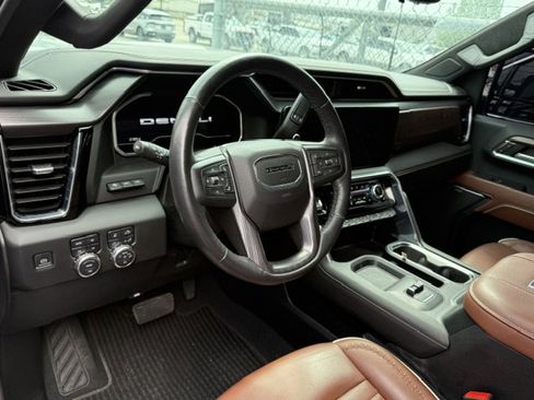 Used 2024 GMC Sierra 2500 Denali Ultimate image 12