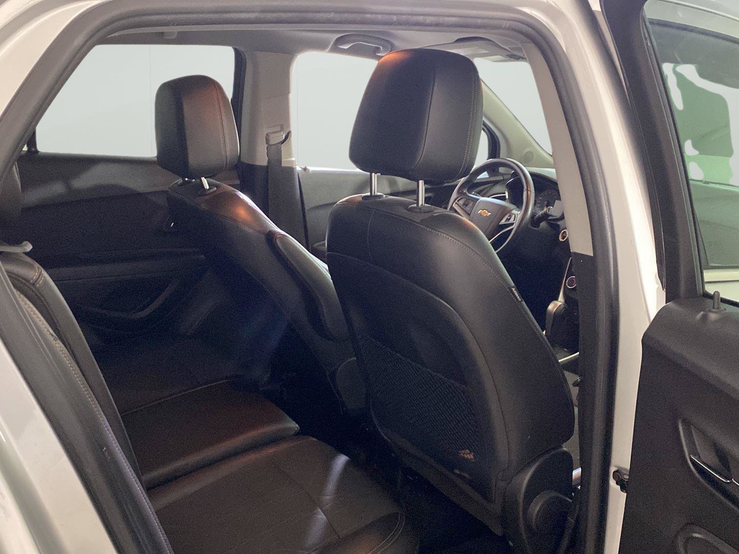 Certified 2018 Chevrolet Trax LT w/ LT Convenience Package FWD image 14