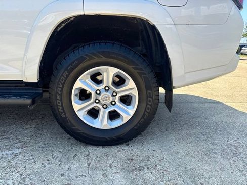 Used 2018 Toyota 4Runner SR5 Premium AWD/4WD image 36