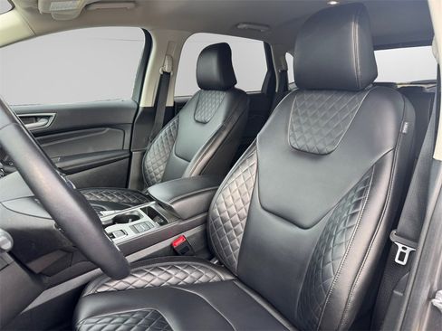 Certified 2024 Ford Edge Titanium image 9