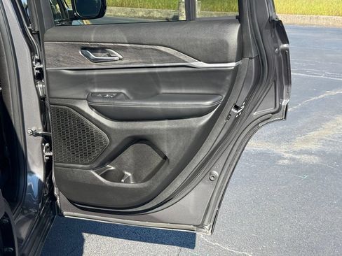 Used 2025 Jeep Grand Cherokee Limited RWD image 36