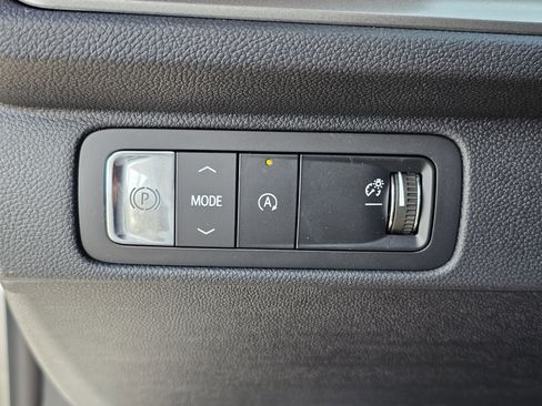 New 2026 Chevrolet Traverse LT w/ Driver Confidence Package FWD image 23
