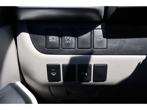 Used 2017 Toyota Highlander FWD V6 image 38