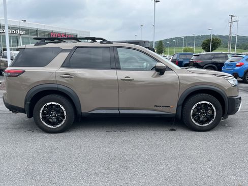Used 2023 Nissan Pathfinder Rock Creek AWD/4WD image 2