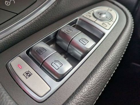 Used 2020 Mercedes-Benz C 300 Sedan image 25