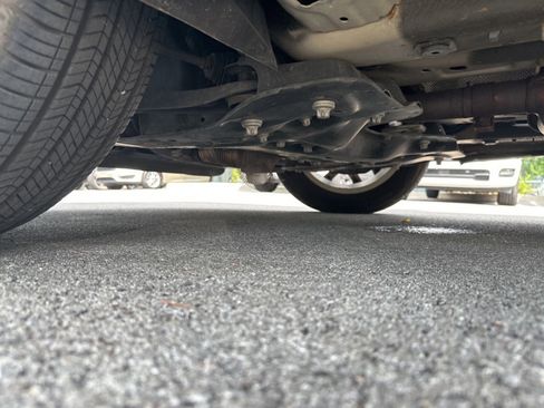 Used 2015 Jeep Renegade Latitude w/ Popular Equipment Group image 28