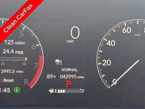 Used 2025 Honda Pilot Sport image 3