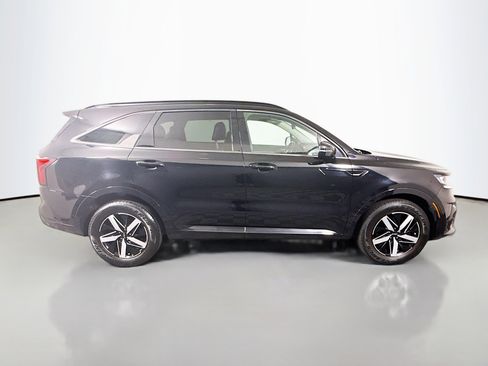 Used 2022 Kia Sorento EX w/ Panoramic Sunroof Package image 11
