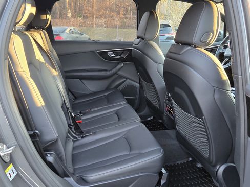 Used 2025 Audi Q7 3.0T Prestige w/ Prestige Package image 17