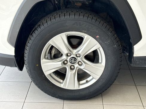 Used 2019 Toyota RAV4 XLE AWD/4WD image 15