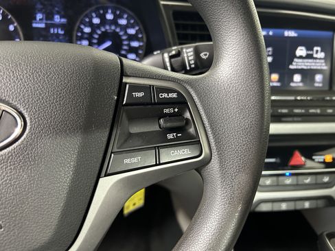 Used 2017 Hyundai Elantra SE FWD image 15