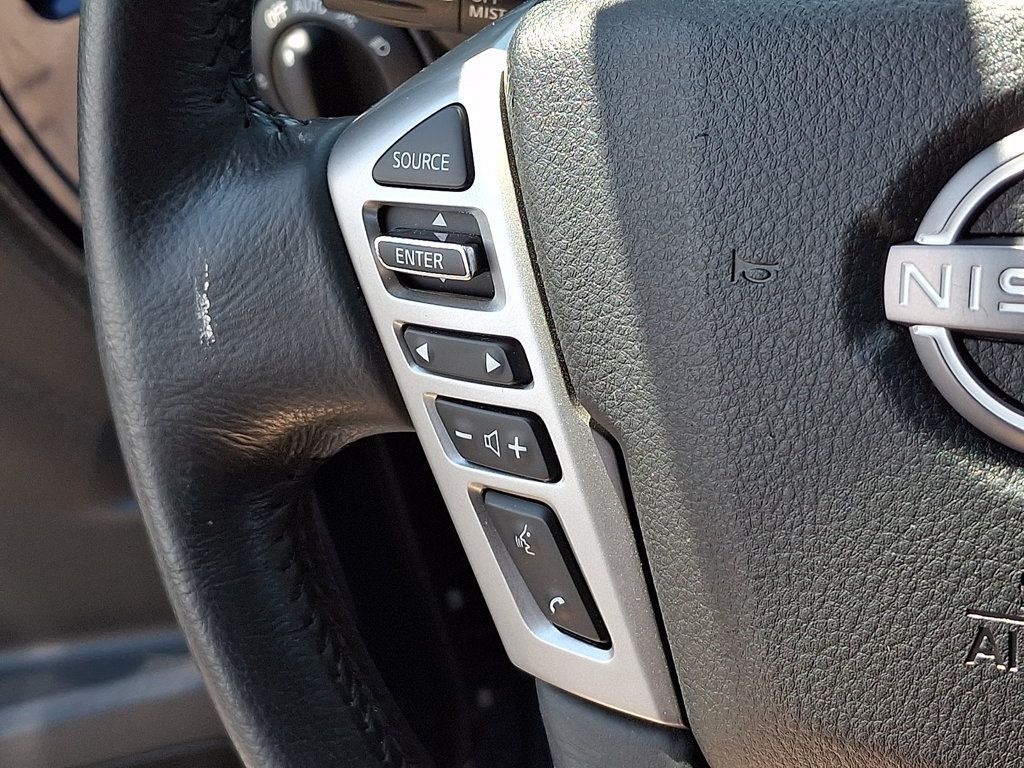 Used 2024 Nissan Titan SV w/ SV Convenience Package RWD image 20