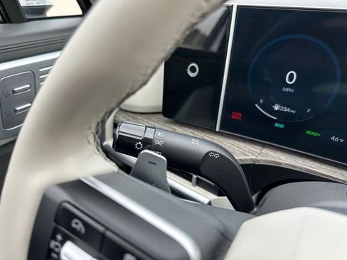 Used 2024 Hyundai Santa Fe Calligraphy image 25