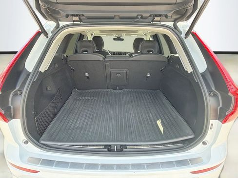 Used 2023 Volvo XC60 B5 Ultimate w/ Climate Package image 13