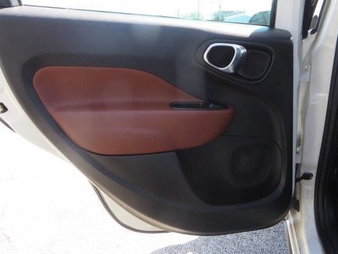 Used 2014 FIAT 500L Trekking w/ Popular Equipment Group FWD image 7