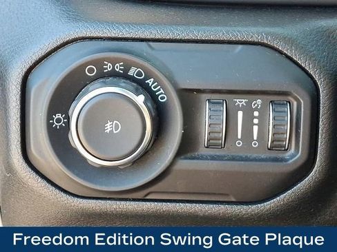 Used 2020 Jeep Wrangler Unlimited Sport image 35