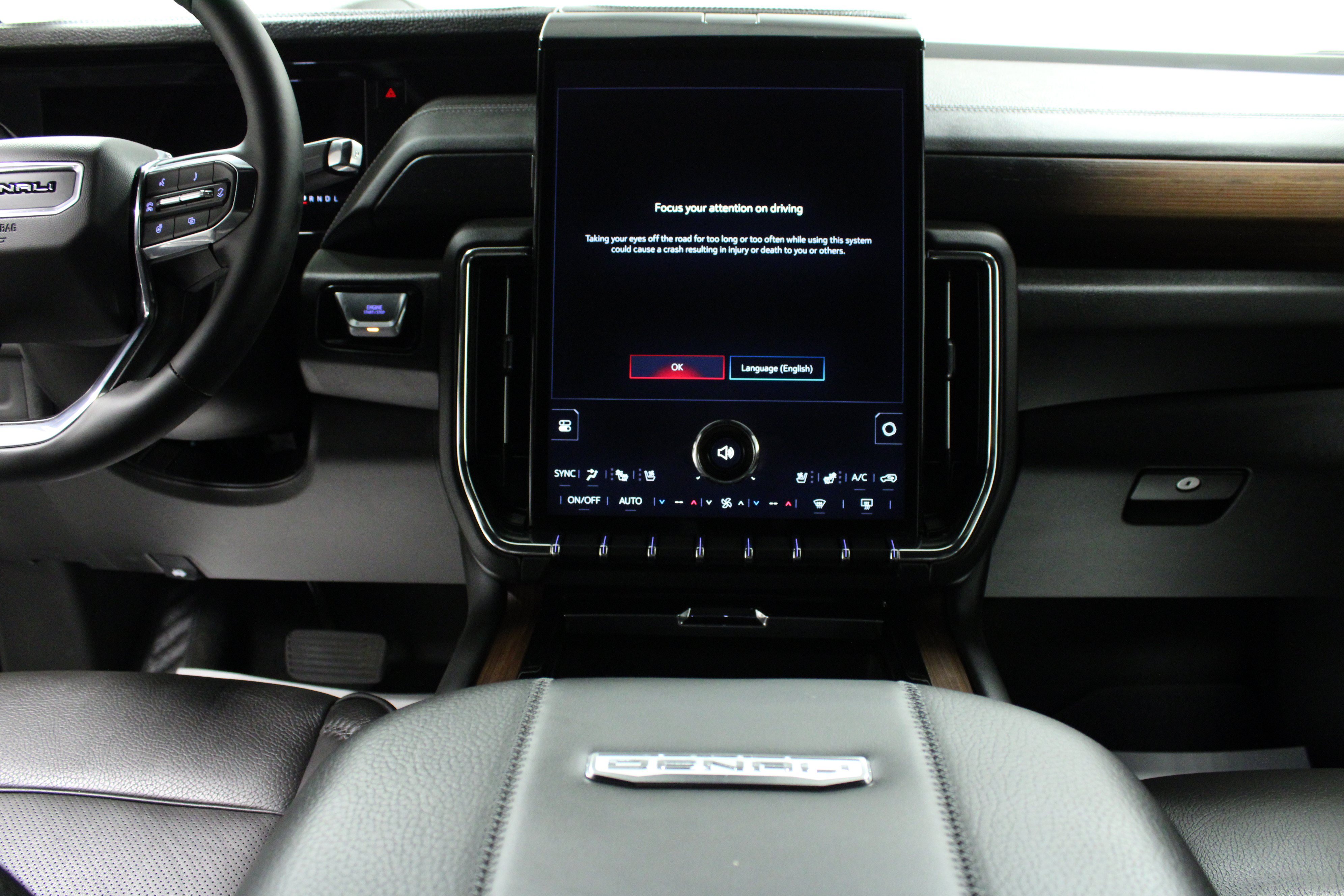 Used 2026 GMC Yukon Denali AWD/4WD image 19