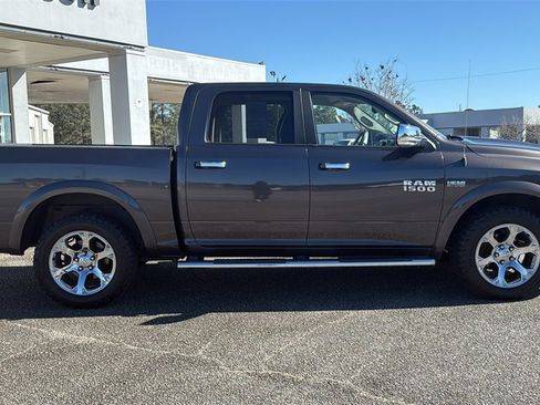 Used 2017 RAM 1500 Laramie image 9